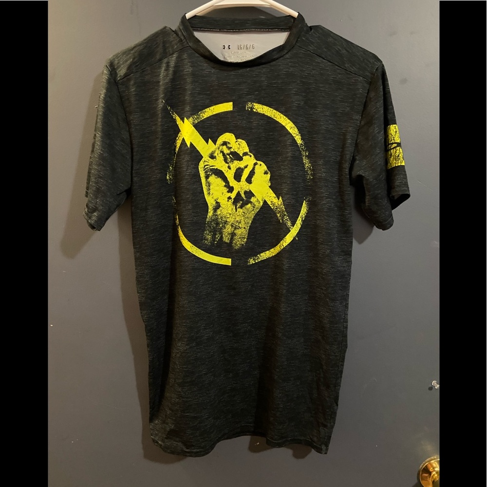 Under armor boys large